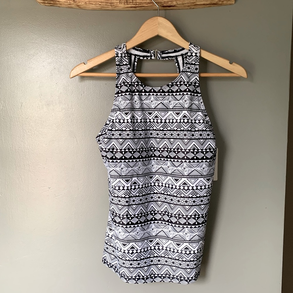 NWT Geometric Full Cover Swim Boho Bikini Halter Top